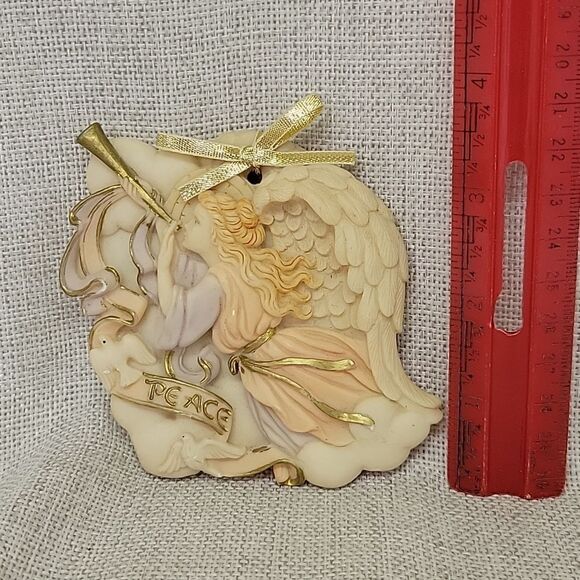 Seraphim Collection Angel Gwyndolyn Heavens Triumph 8" Plate and ornament - Picture 7 of 10